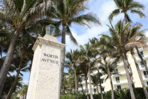 Luxury waterfront homes in Palm Beach Florida
