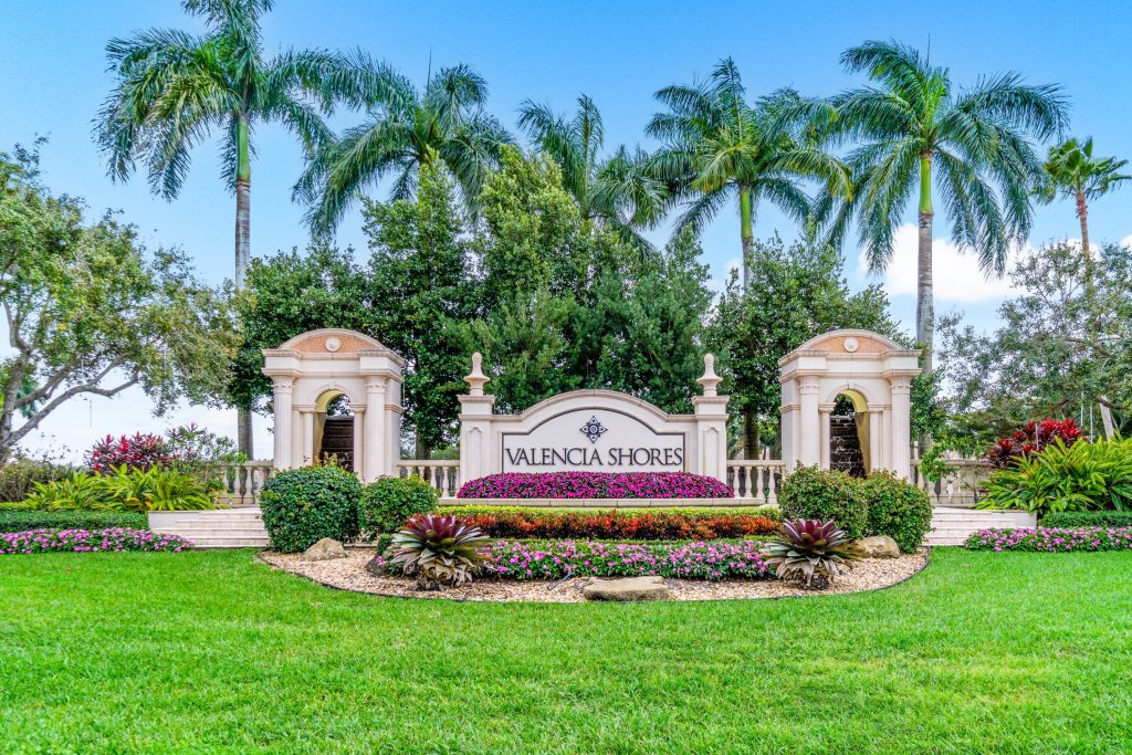 Valencia Shores Homes For Sale - Picture of the entrance sign