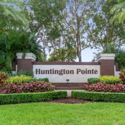 Huntington Pointe Homes For Sale - Picture of the entrance sign