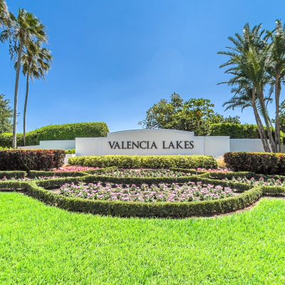 Valencia Lakes Homes For Sale - Picture of the entrance sign